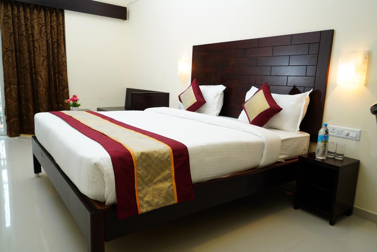 Five Falls Resort Кутталам Экстерьер фото