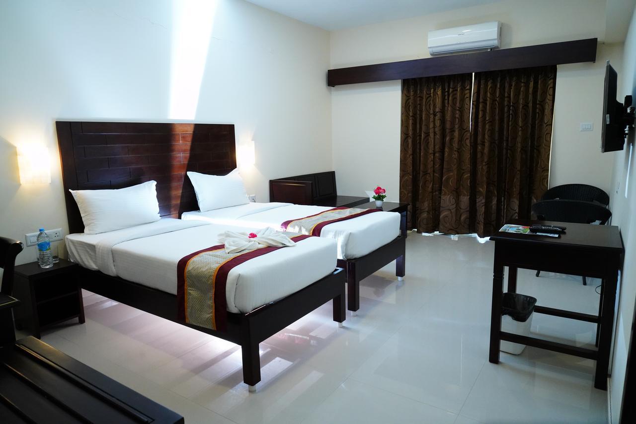 Five Falls Resort Кутталам Экстерьер фото