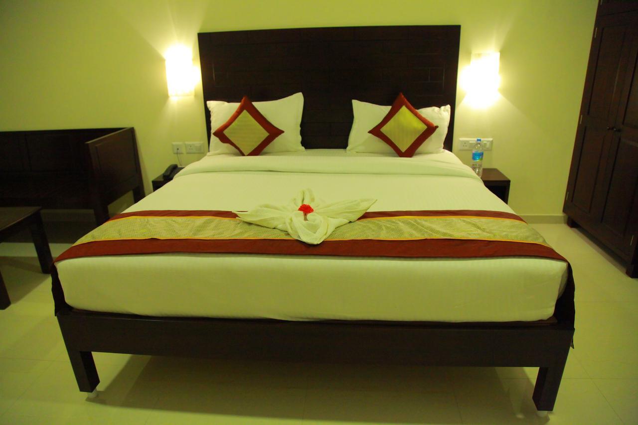 Five Falls Resort Кутталам Экстерьер фото
