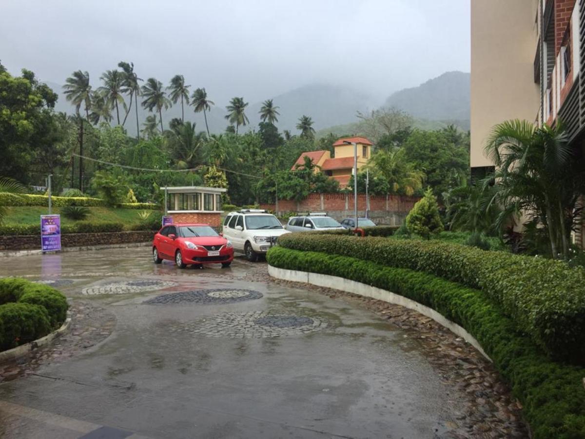 Five Falls Resort Кутталам Экстерьер фото