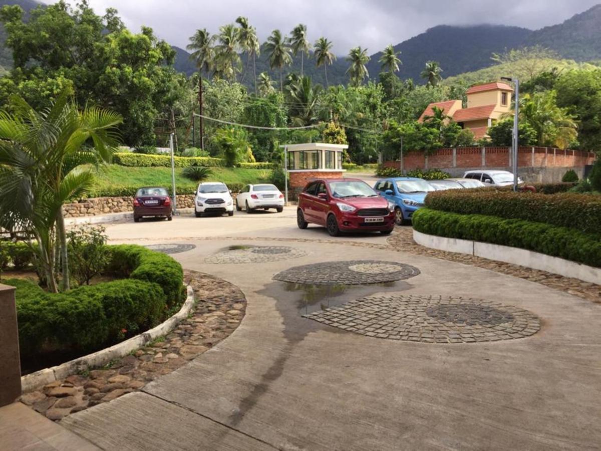 Five Falls Resort Кутталам Экстерьер фото